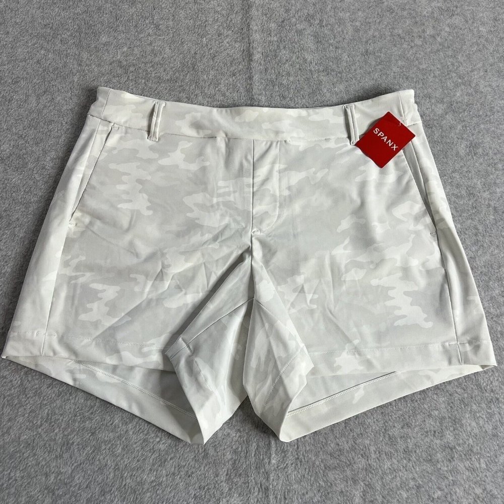 Spanx Sunshine Shorts Womens Size Medium 4" in White Camo